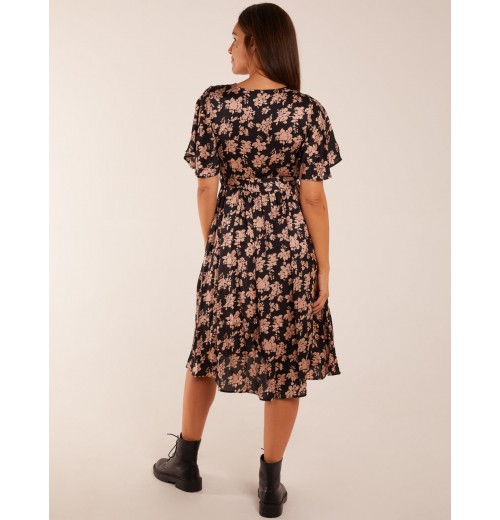 V-Neck Angel Sleeve Midi Dress V-Neck Angel Sleeve Midi Dress